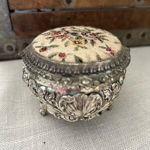 Vintage Floral Silver Jewelry Box
